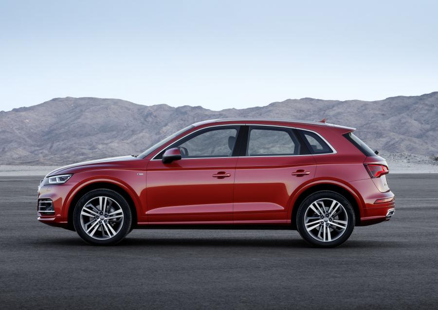  Audi Q5 TFSI Quattro S-Line 2016 года  (WW) (фото 9 из 110)